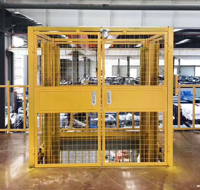 马尾智能导轨式升降机亮相